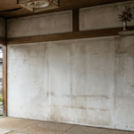 徳島の住宅解体前に魂抜き供養を待つ、古い和室の隅の神棚