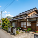 徳島県内の住宅街にある築50年の空き家。解体や助成金活用のイメージ画像。